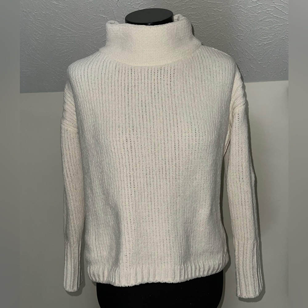 Women’s Philosophy winter white sweater loose turtleneck